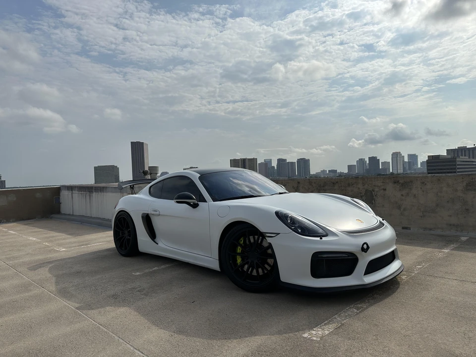 2016 Porsche 981 Cayman GT4 - Image 15 of 31