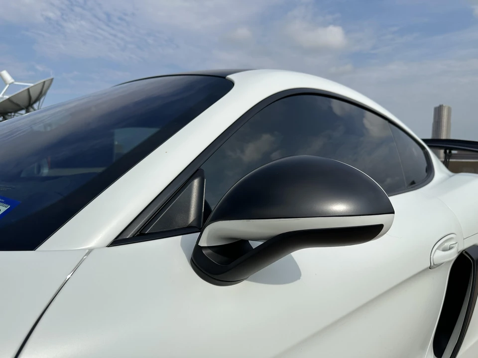 2016 Porsche 981 Cayman GT4 - Image 28 of 31