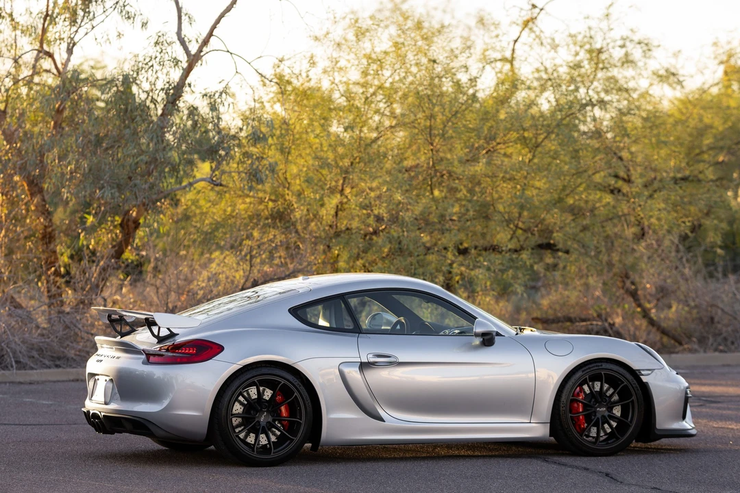 2016 Porsche 981 Cayman GT4 - Image 21 of 31