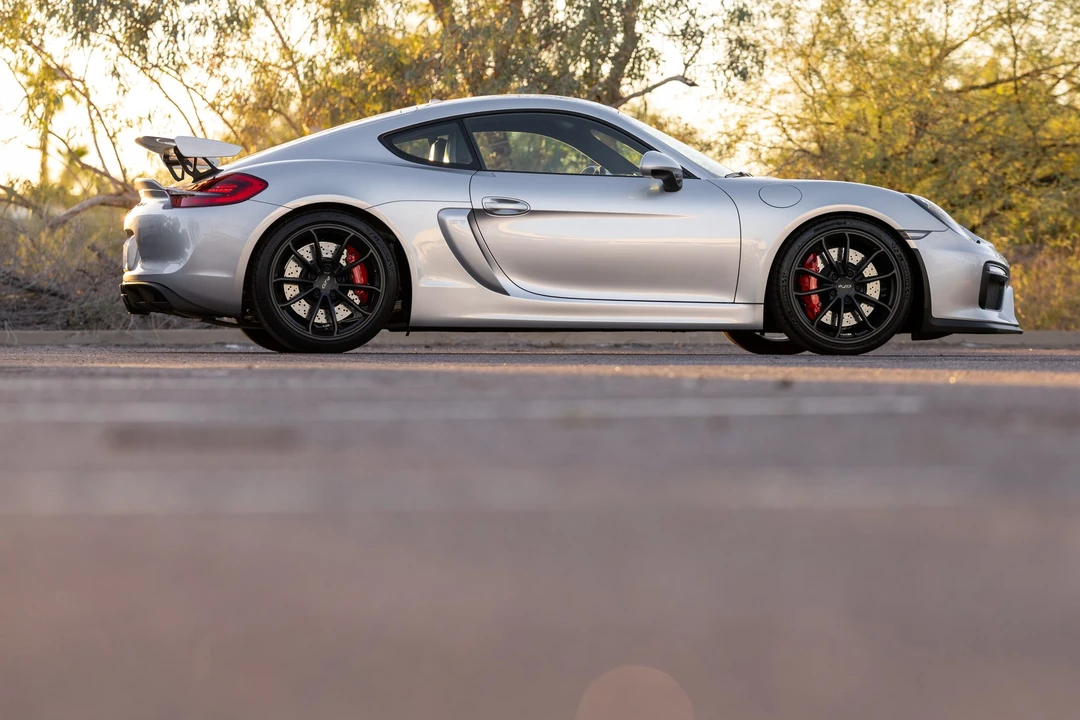 2016 Porsche 981 Cayman GT4 - Image 22 of 31