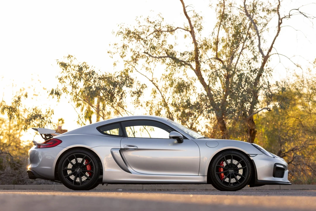 2016 Porsche 981 Cayman GT4 - Image 23 of 31