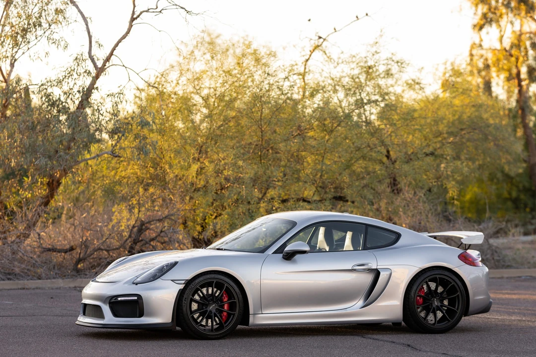 2016 Porsche 981 Cayman GT4 - Image 10 of 31