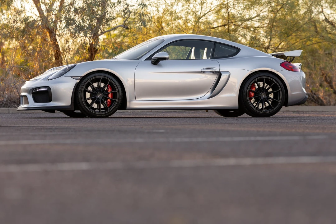 2016 Porsche 981 Cayman GT4 - Image 11 of 31