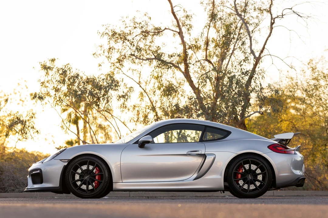 2016 Porsche 981 Cayman GT4 - Image 12 of 31