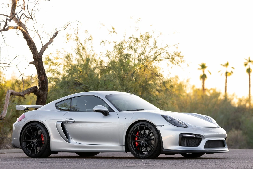 2016 Porsche 981 Cayman GT4 - Image 25 of 31