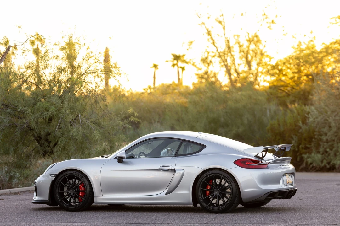 2016 Porsche 981 Cayman GT4 - Image 13 of 31