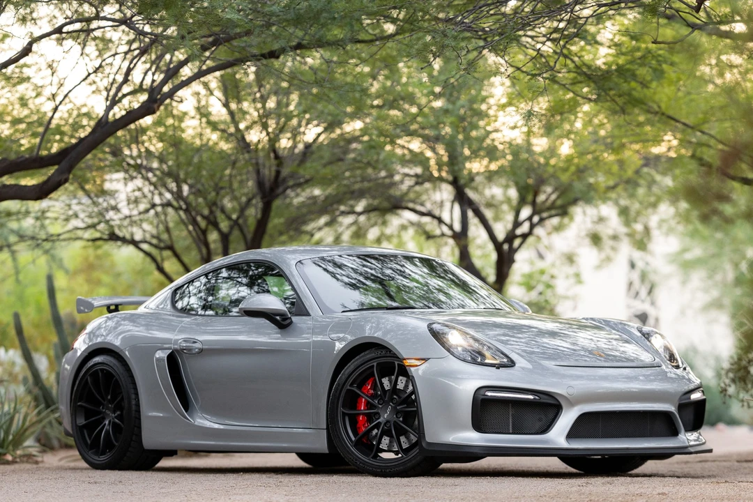 2016 Porsche 981 Cayman GT4 - Image 8 of 31