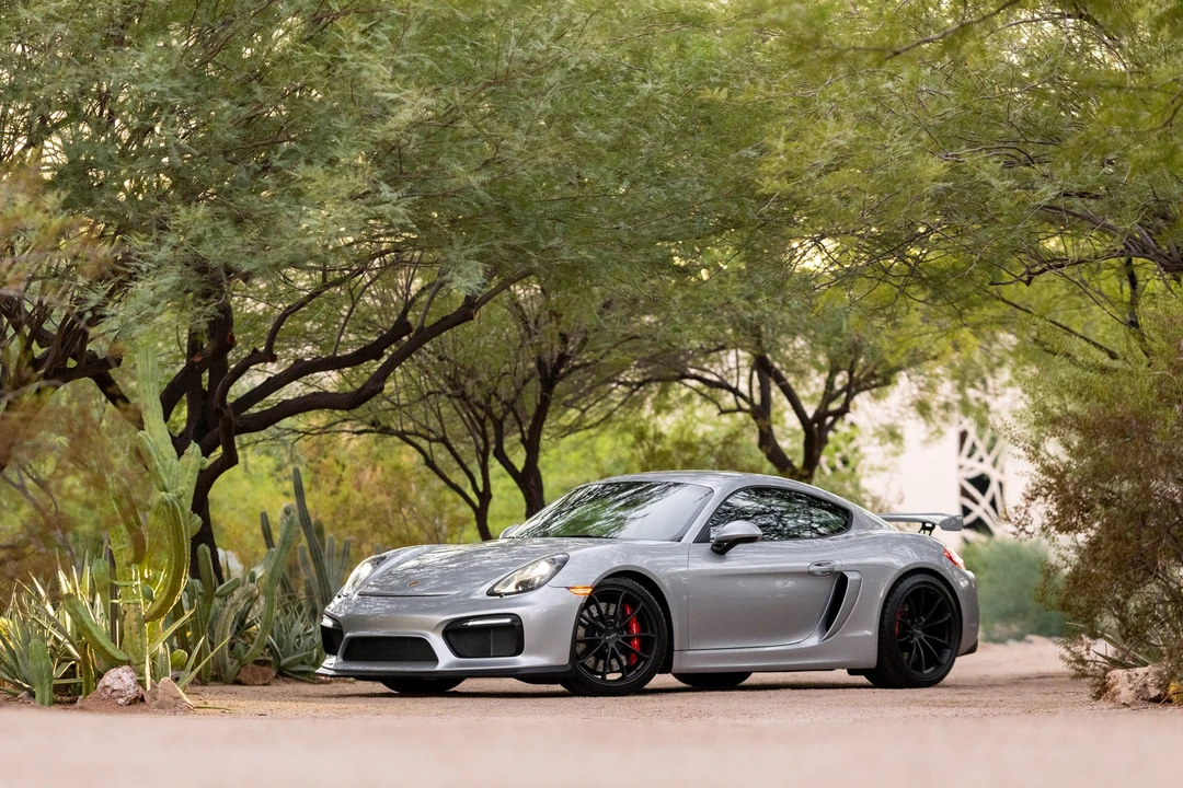 2016 Porsche 981 Cayman GT4 - Image 2 of 31