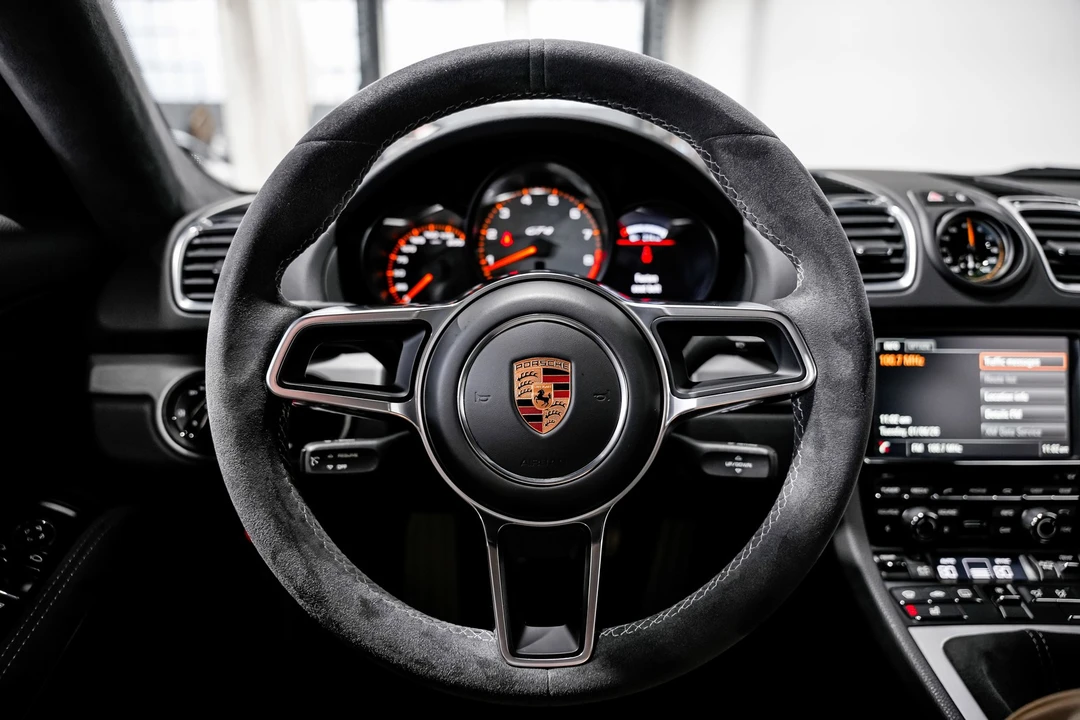 2016 Porsche 981 Cayman GT4 - Image 11 of 21