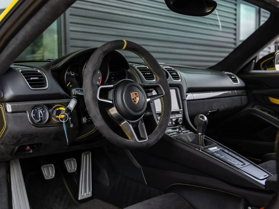 2016 Porsche 981 Cayman GT4 - Image 4 of 5