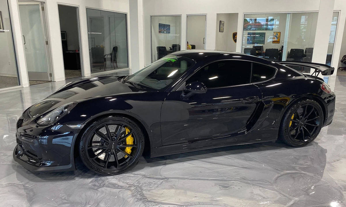 2016 Porsche 981 Cayman GT4 - Image 3 of 22