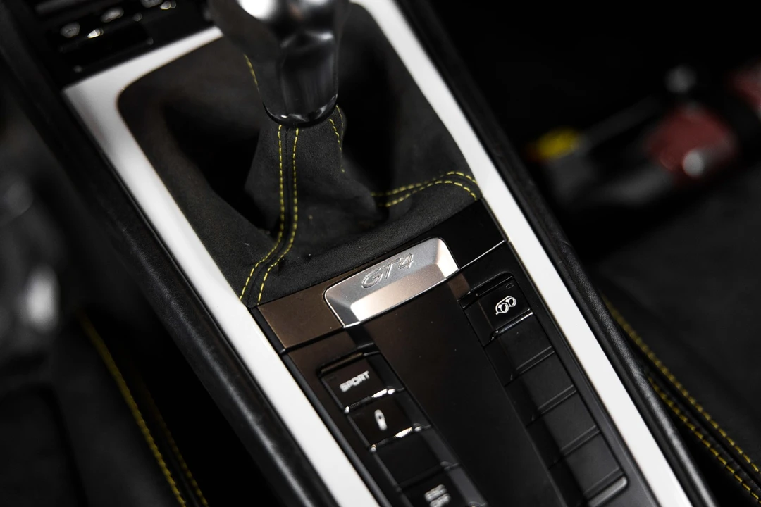 2016 Porsche 981 Cayman GT4 - Image 26 of 31