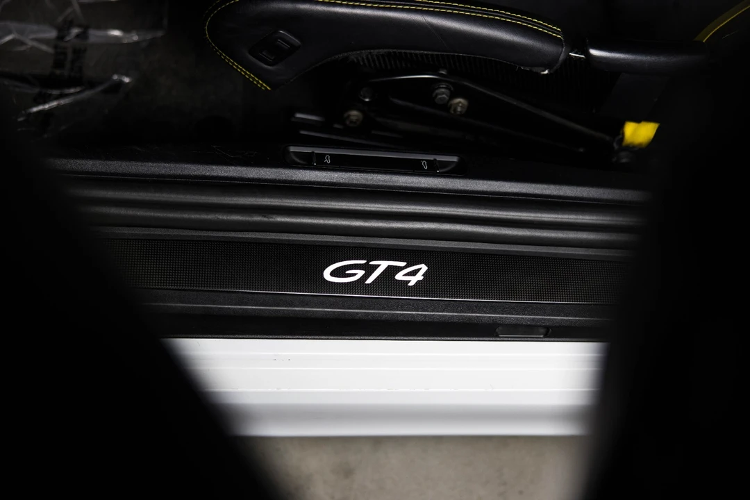 2016 Porsche 981 Cayman GT4 - Image 11 of 31