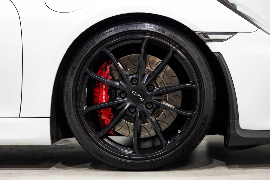 2016 Porsche 981 Cayman GT4 - Image 8 of 31