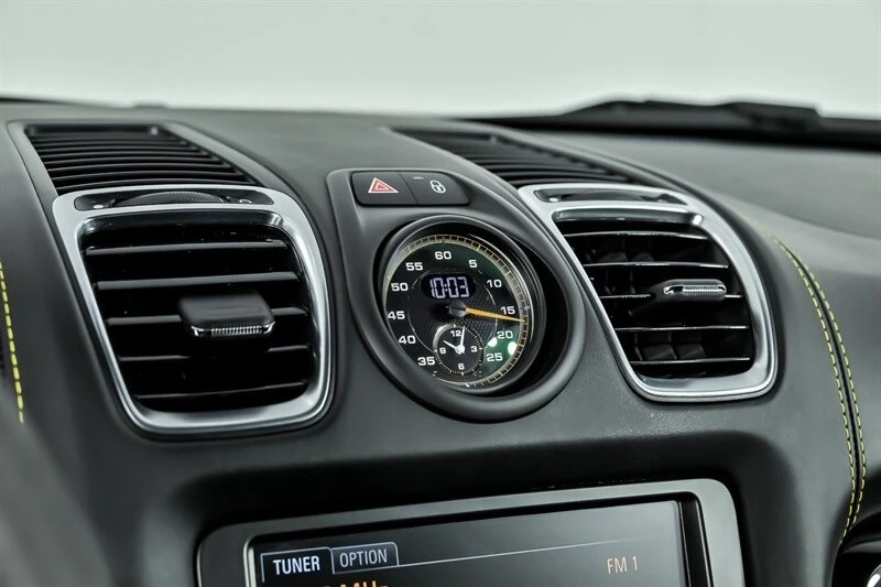 2016 Porsche 981 Cayman GT4 - Image 27 of 31
