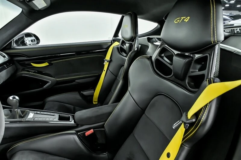 2016 Porsche 981 Cayman GT4 - Image 19 of 31