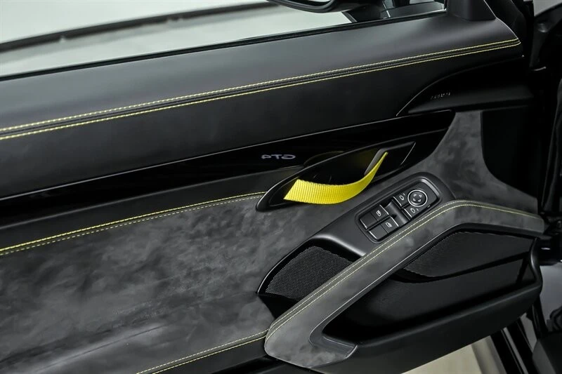 2016 Porsche 981 Cayman GT4 - Image 16 of 31
