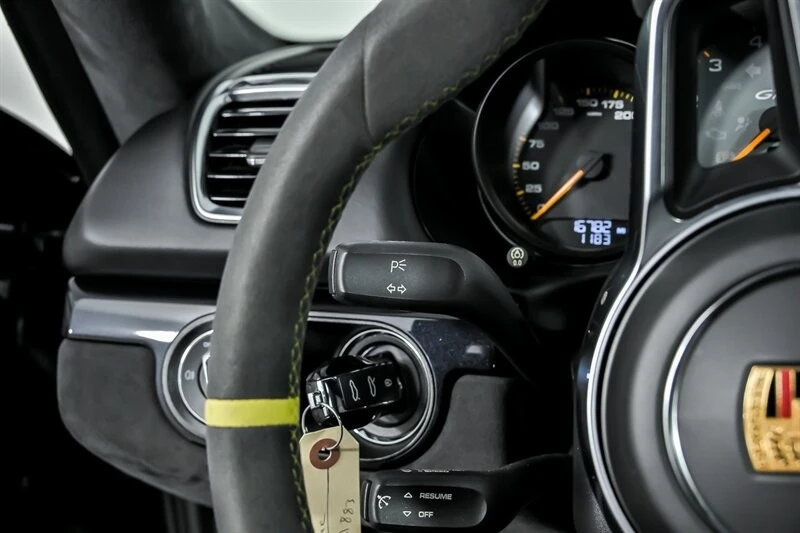 2016 Porsche 981 Cayman GT4 - Image 23 of 31