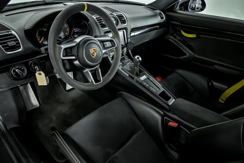 2016 Porsche 981 Cayman GT4 - Image 17 of 31