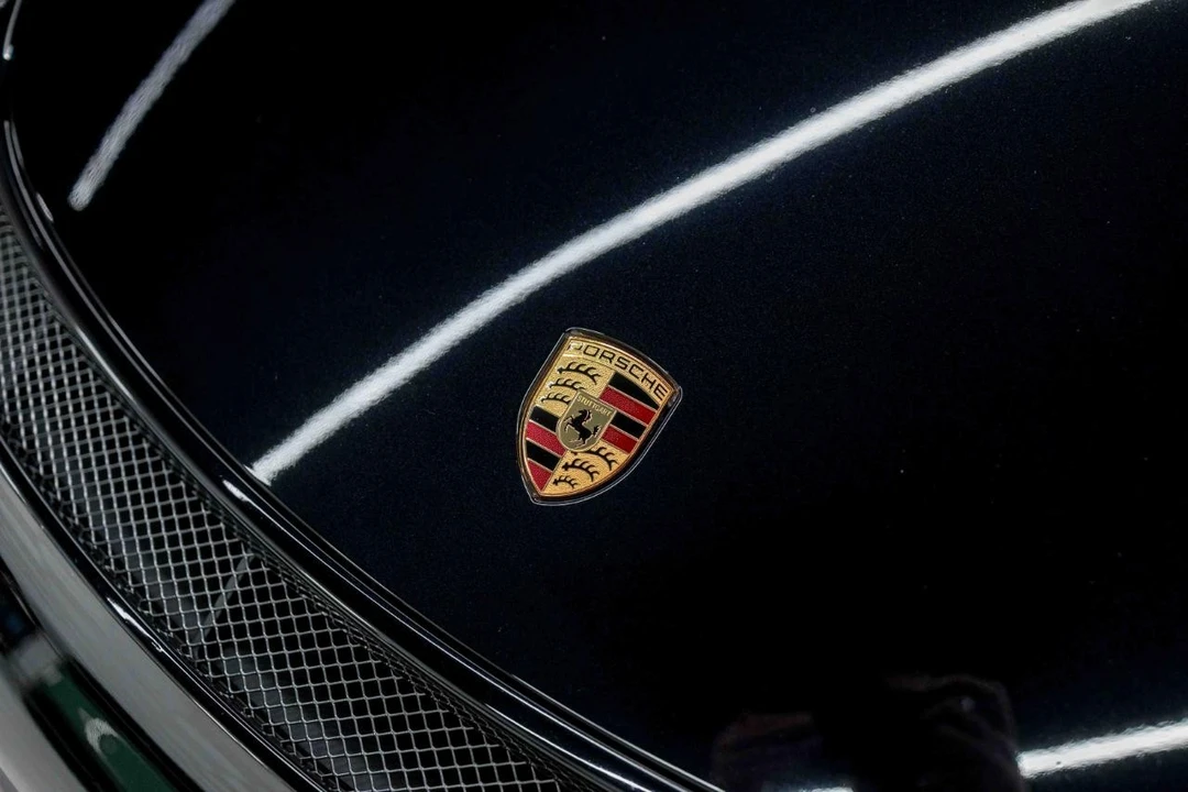 2016 Porsche 981 Cayman GT4 - Image 13 of 31