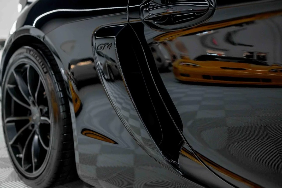 2016 Porsche 981 Cayman GT4 - Image 18 of 31