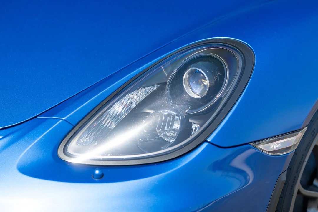 2016 Porsche 981 Cayman GT4 - Image 15 of 31