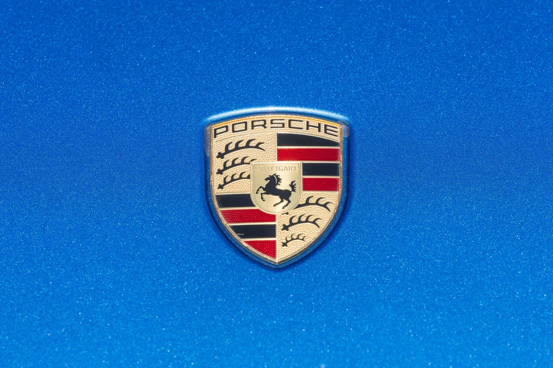 2016 Porsche 981 Cayman GT4 - Image 27 of 31