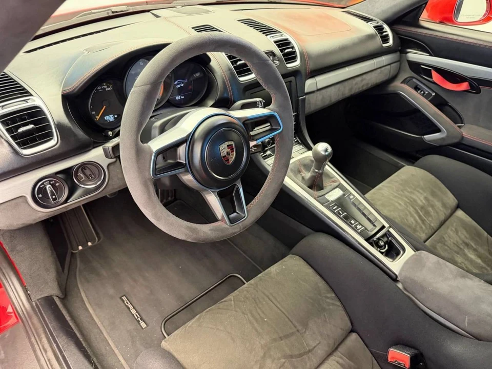 2016 Porsche 981 Cayman GT4 - Image 4 of 5