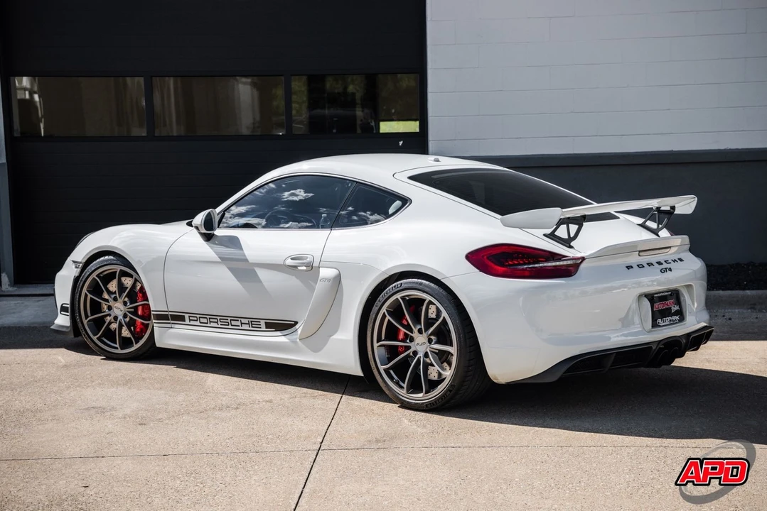 2016 Porsche 981 Cayman GT4 - Image 4 of 12