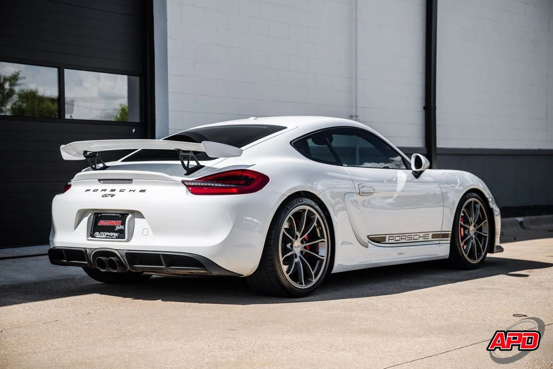 2016 Porsche 981 Cayman GT4 - Image 9 of 12
