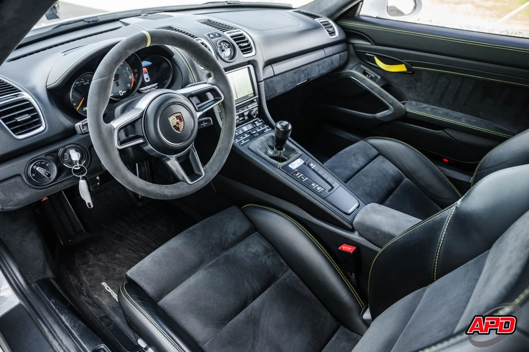2016 Porsche 981 Cayman GT4 - Image 2 of 12