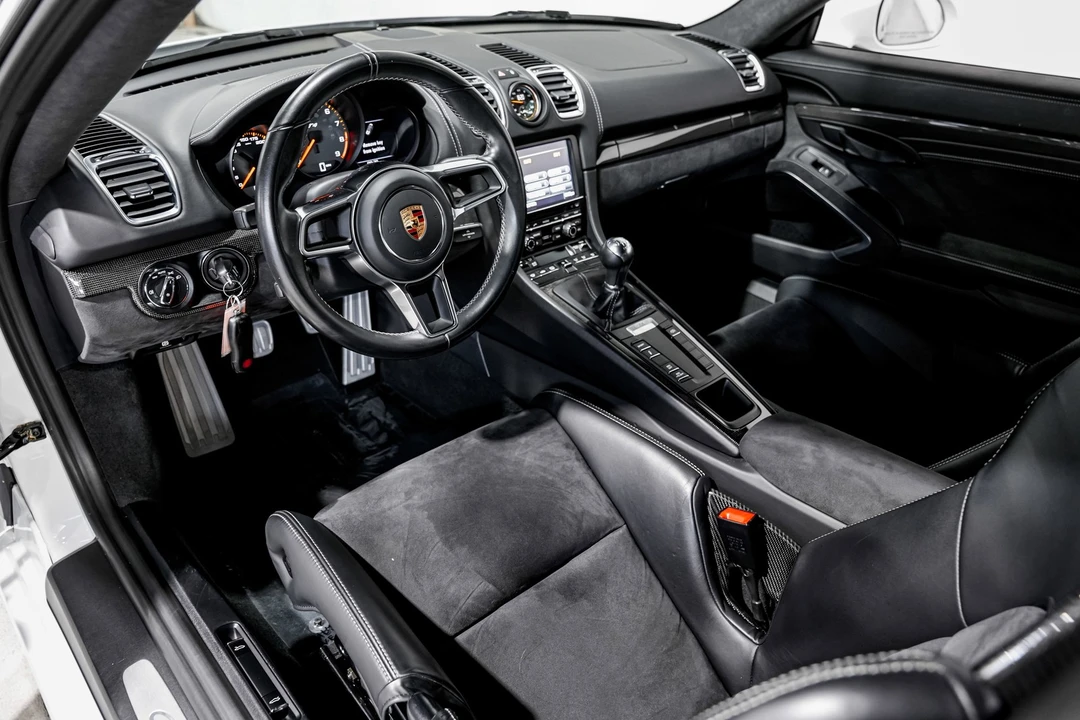 2016 Porsche 981 Cayman GT4 - Image 9 of 21