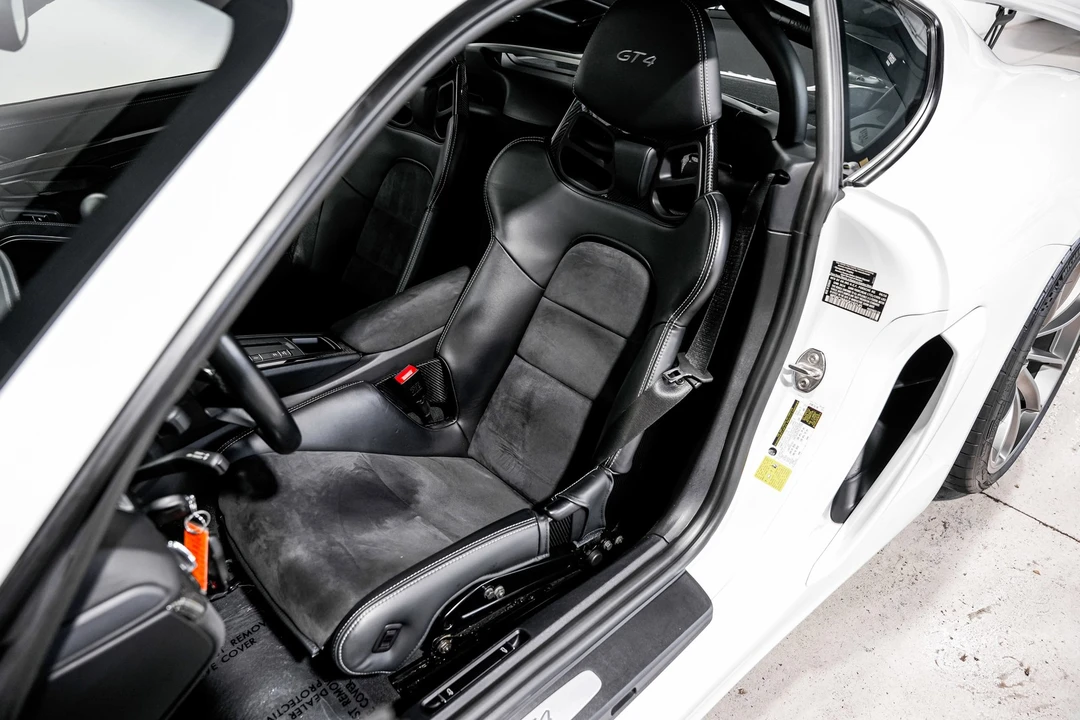 2016 Porsche 981 Cayman GT4 - Image 19 of 21
