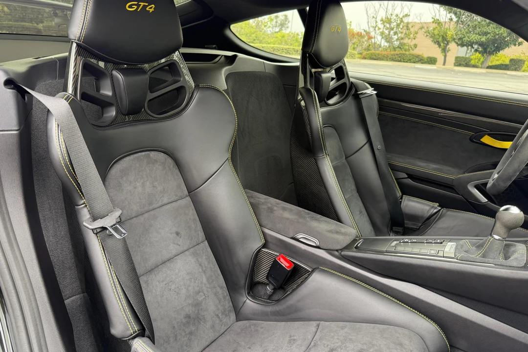2016 Porsche 981 Cayman GT4 - Image 28 of 31
