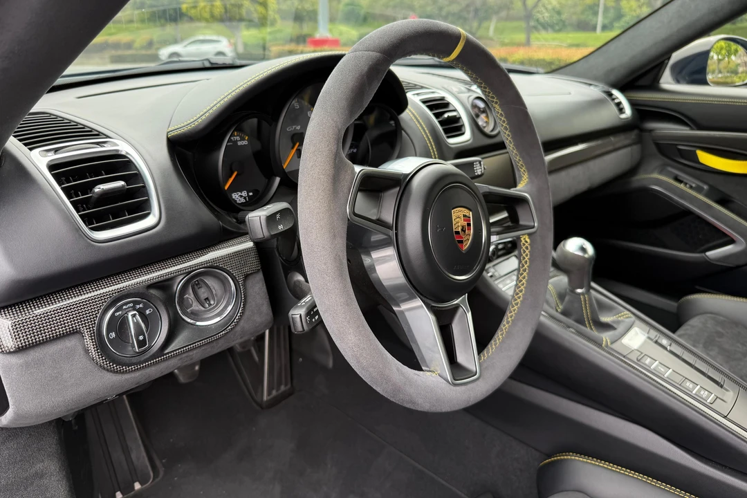 2016 Porsche 981 Cayman GT4 - Image 27 of 31