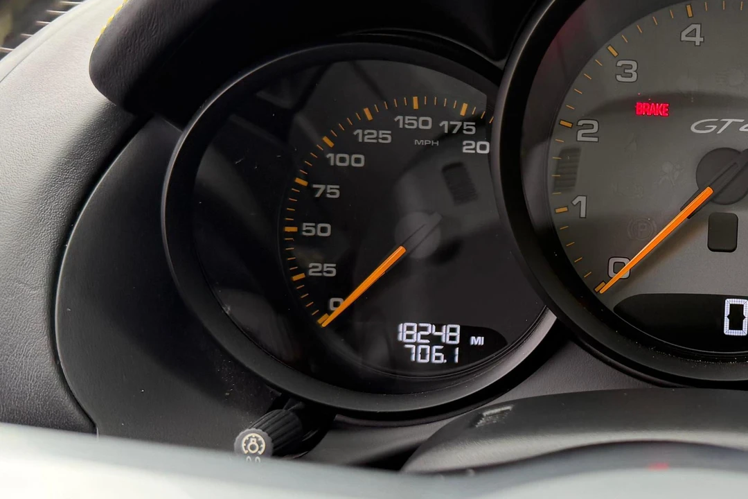 2016 Porsche 981 Cayman GT4 - Image 30 of 31