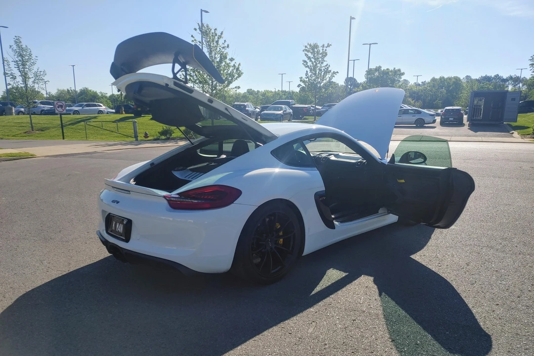 2016 Porsche 981 Cayman GT4 - Image 27 of 31
