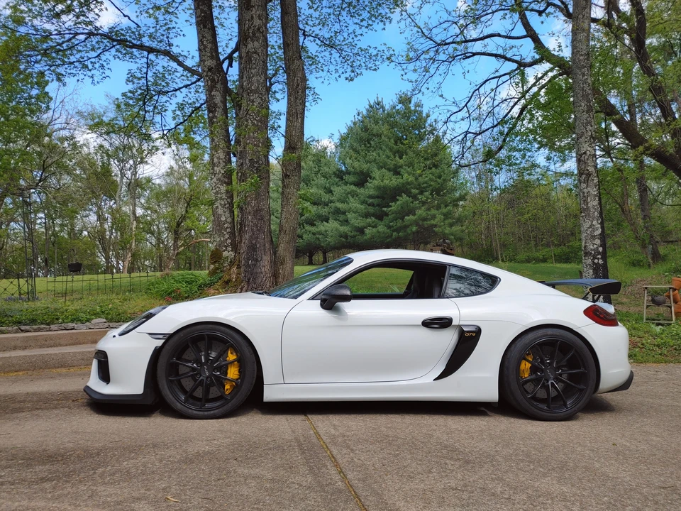 2016 Porsche 981 Cayman GT4 - Image 13 of 31