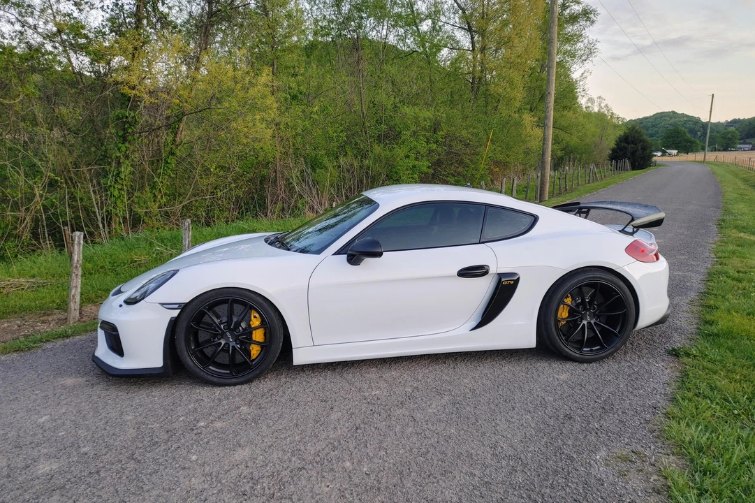 2016 Porsche 981 Cayman GT4 - Image 12 of 31
