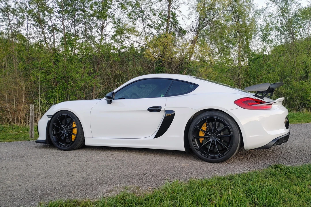 2016 Porsche 981 Cayman GT4 - Image 14 of 31
