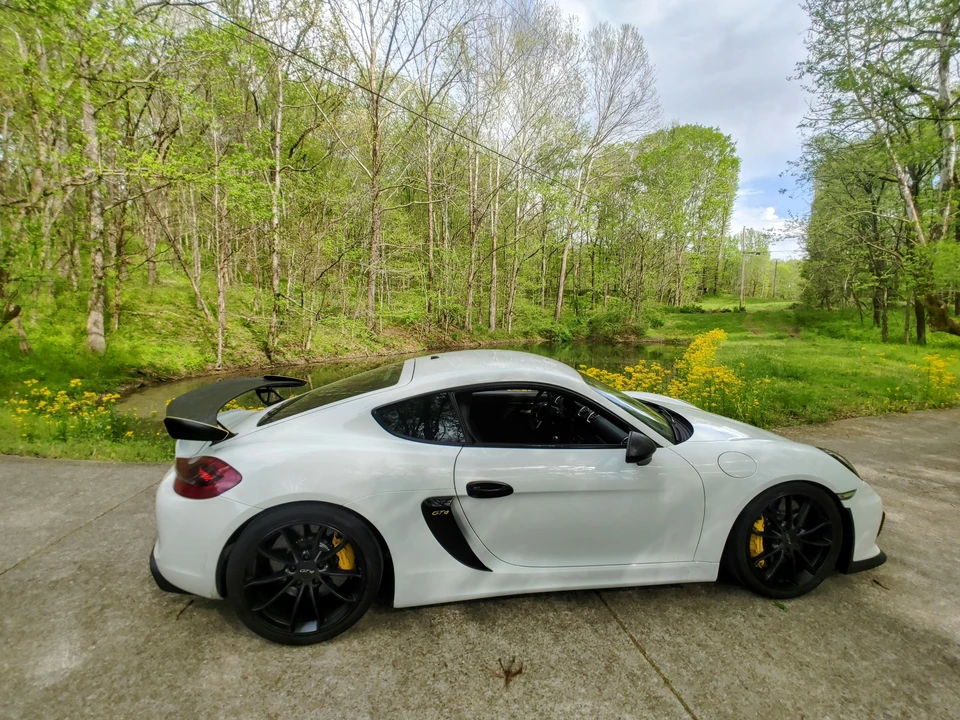 2016 Porsche 981 Cayman GT4 - Image 17 of 31