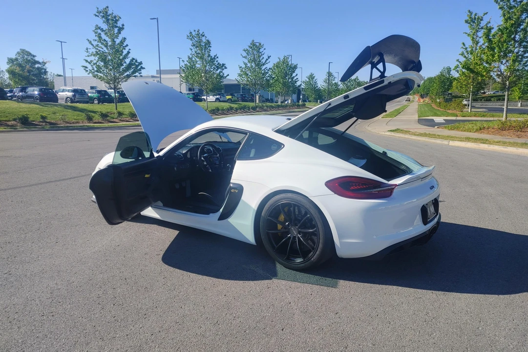 2016 Porsche 981 Cayman GT4 - Image 25 of 31