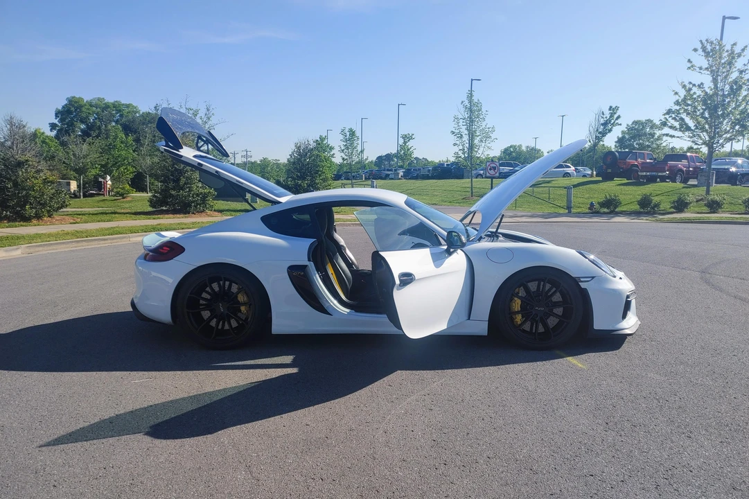 2016 Porsche 981 Cayman GT4 - Image 28 of 31