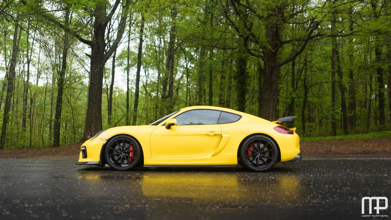 2016 Porsche 981 Cayman GT4 - Image 5 of 31