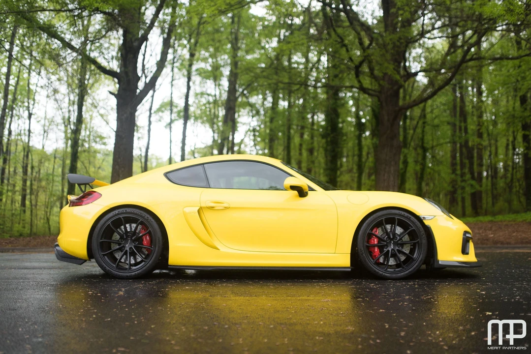 2016 Porsche 981 Cayman GT4 - Image 9 of 31