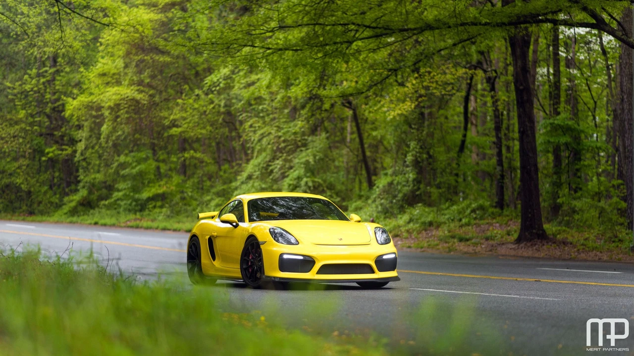 2016 Porsche 981 Cayman GT4 - Image 3 of 31