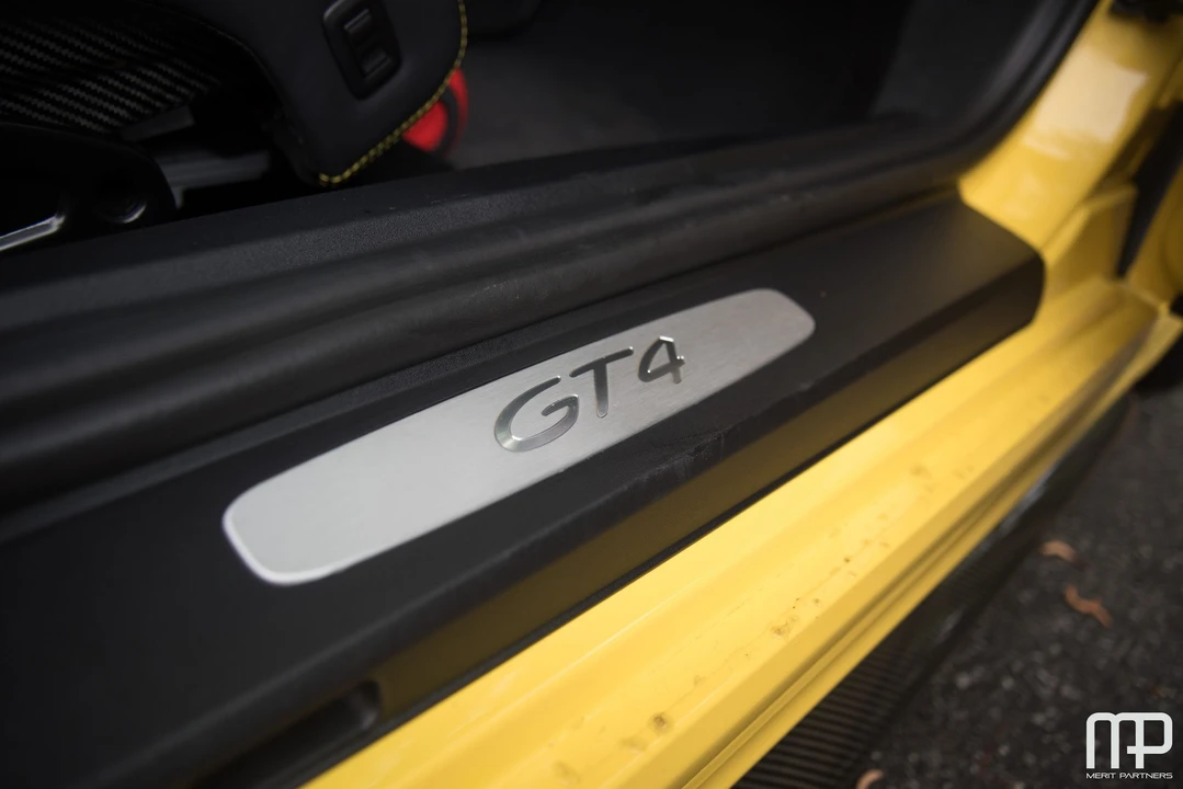 2016 Porsche 981 Cayman GT4 - Image 24 of 31
