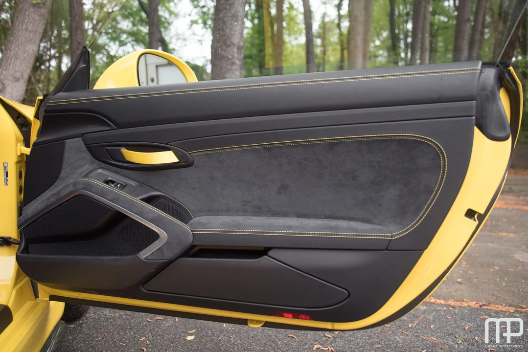 2016 Porsche 981 Cayman GT4 - Image 25 of 31