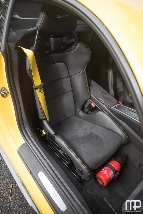 2016 Porsche 981 Cayman GT4 - Image 26 of 31