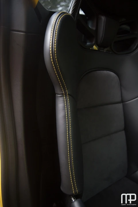 2016 Porsche 981 Cayman GT4 - Image 28 of 31
